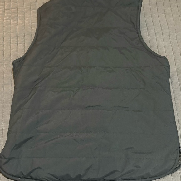 Women's Black Carhartt Sherpa Vest - Picture 3 of 5